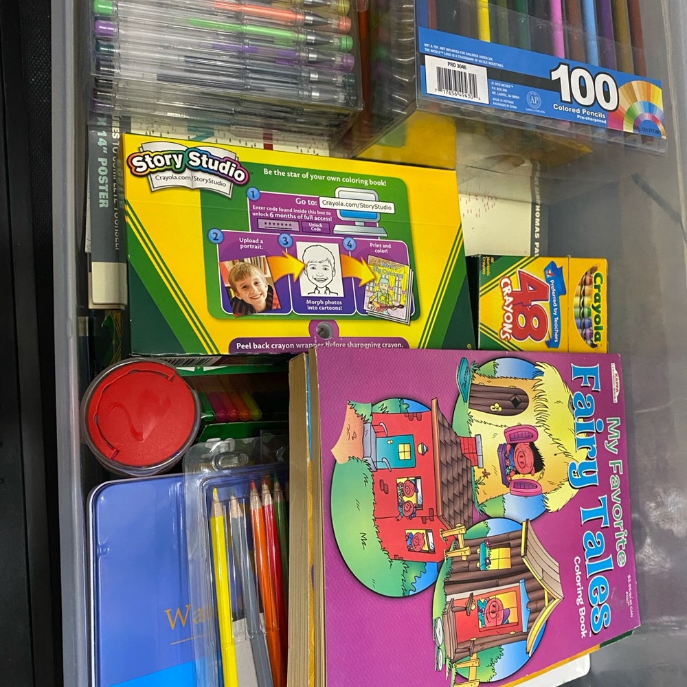 Crayola and Story Studio Art Supplies Set